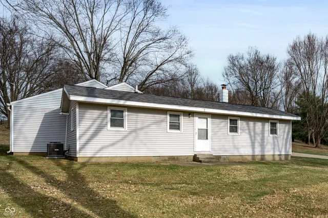 $189,900 | 8566 West Fall Creek Drive, Pendleton, IN 46064