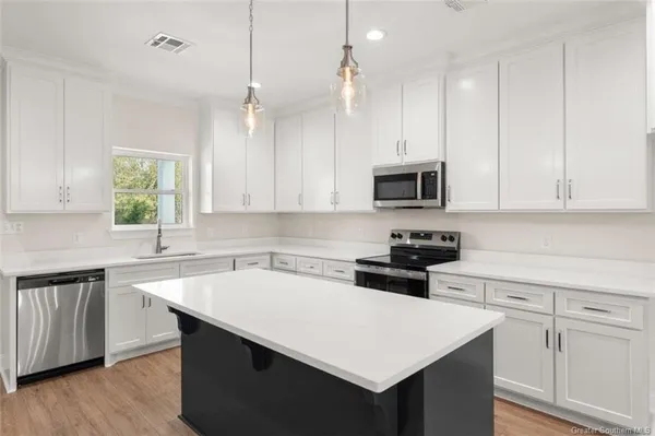 $1,088,000 | 400 10th Street, Lake Charles, LA 70601