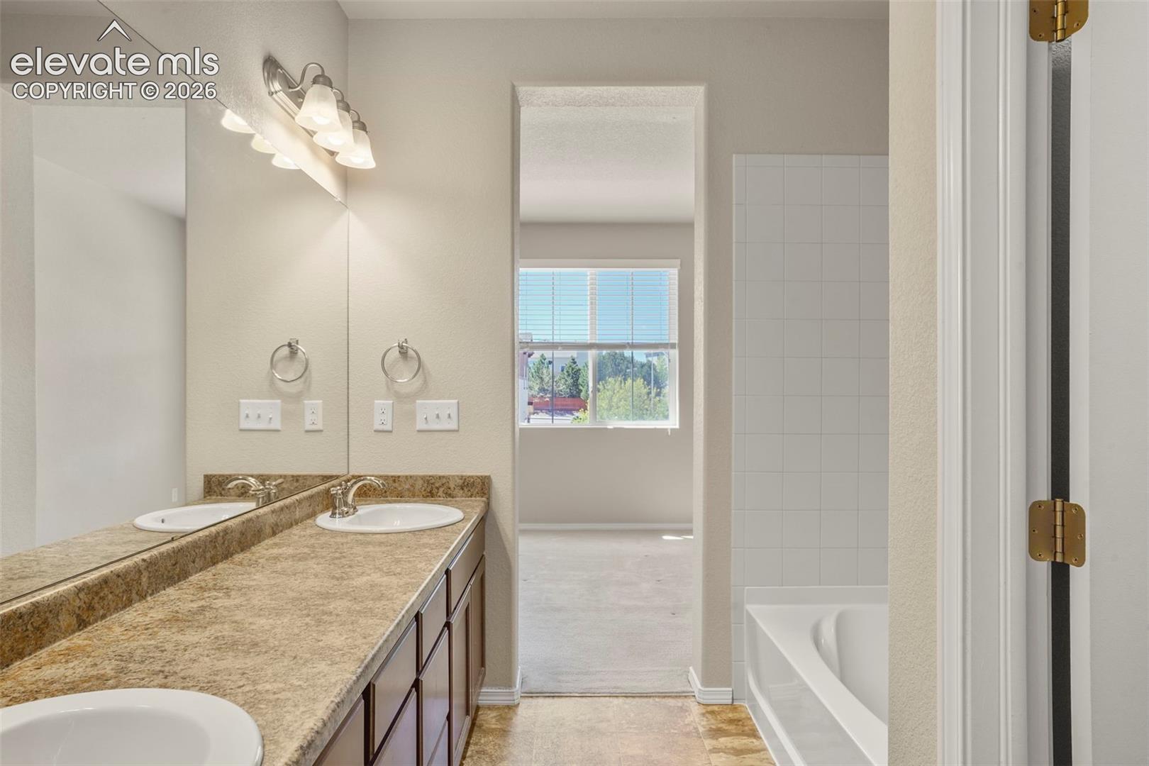 5318 Prominence Point Colorado Springs, CO 80923 - Photo 10 of 29 Gallery Image 10
