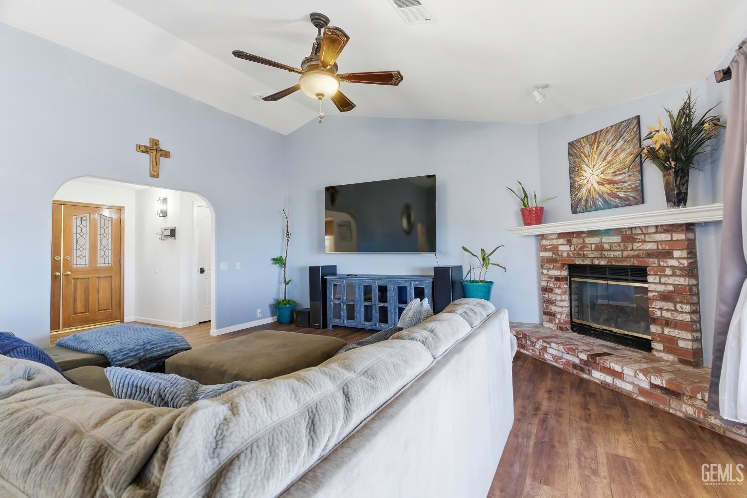 Undisclosed Address Tehachapi, CA 93561 - Photo 10 of 44