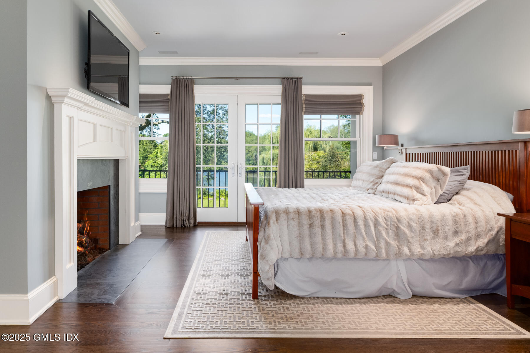 10 Birch Lane Greenwich, CT 06830 - Photo 13 of 30 PRIMARY SUITE