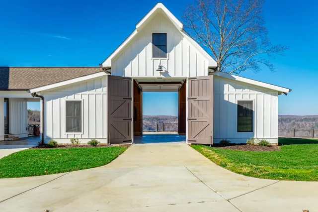 $1,550,000 | 557 High Point Lane, Jasper, TN 37347