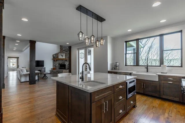 $1,550,000 | 557 High Point Lane, Jasper, TN 37347