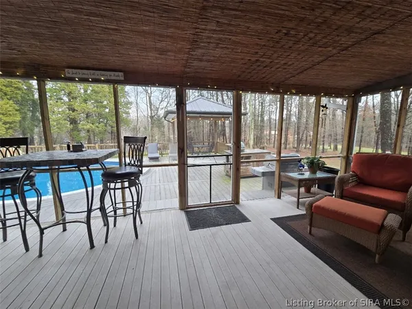 $549,900 | 6910 Pioneer Trail Northeast, Georgetown, IN 47122