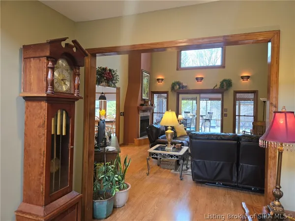 $549,900 | 6910 Pioneer Trail Northeast, Georgetown, IN 47122