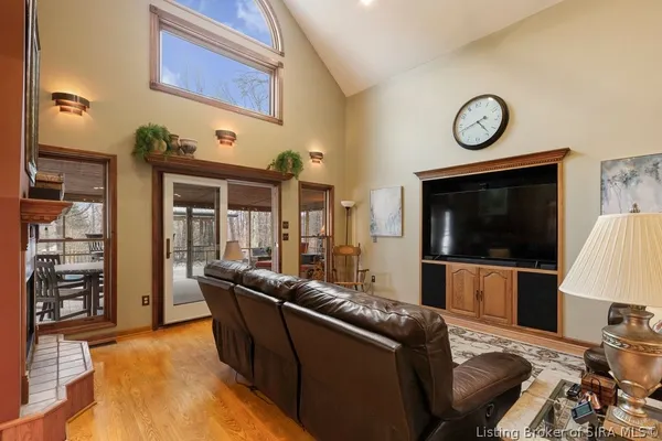 $549,900 | 6910 Pioneer Trail Northeast, Georgetown, IN 47122