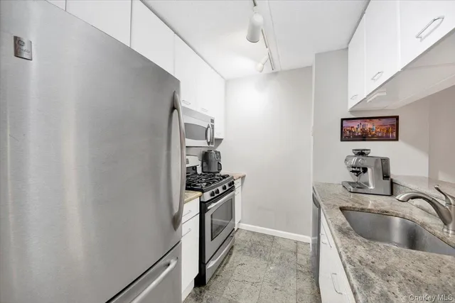 $489,900 | 4 Martine Avenue, Unit 502, White Plains, NY 10606