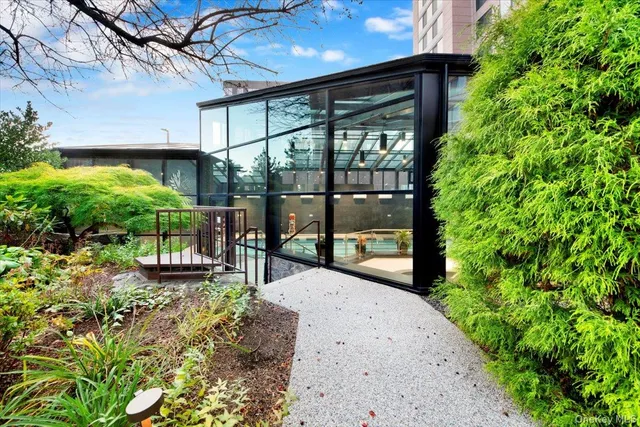 $489,900 | 4 Martine Avenue, Unit 502, White Plains, NY 10606