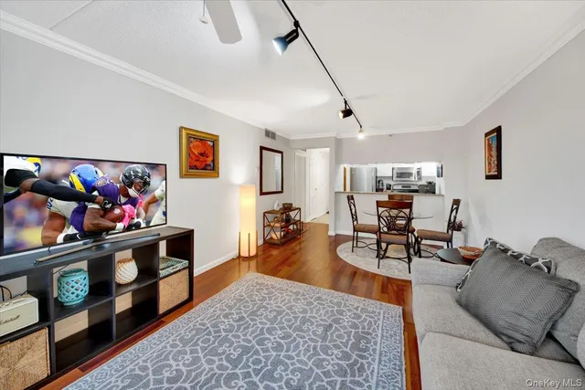 $489,900 | 4 Martine Avenue, Unit 502, White Plains, NY 10606