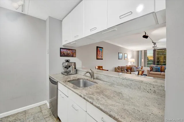 $489,900 | 4 Martine Avenue, Unit 502, White Plains, NY 10606