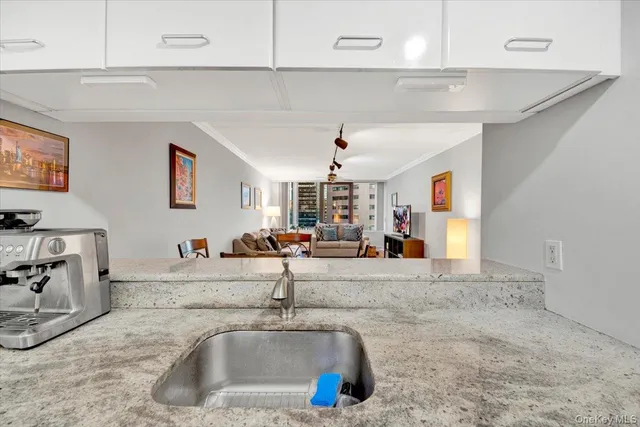 $489,900 | 4 Martine Avenue, Unit 502, White Plains, NY 10606