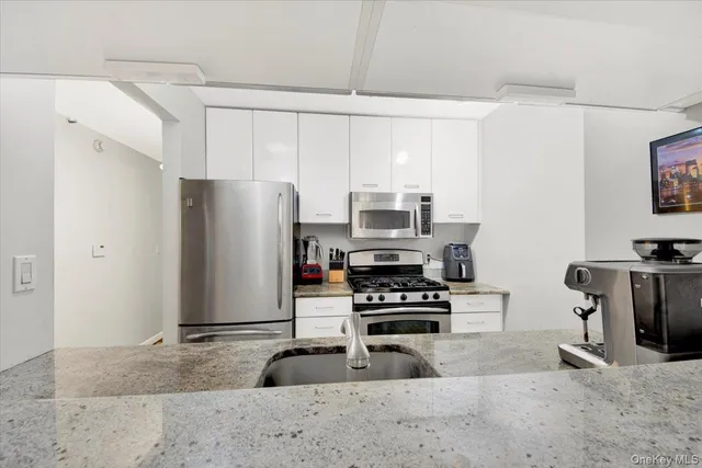 $489,900 | 4 Martine Avenue, Unit 502, White Plains, NY 10606