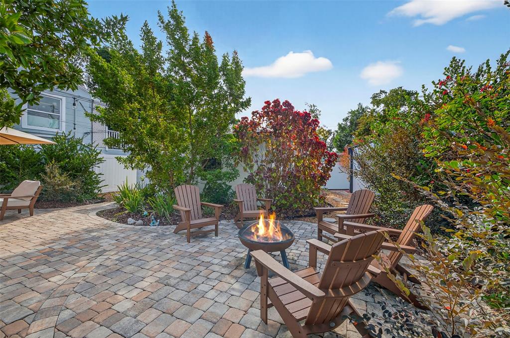2220 7th Avenue North St. Petersburg, FL 33713 - Photo 26 of 31 a view of a backyard with sitting area