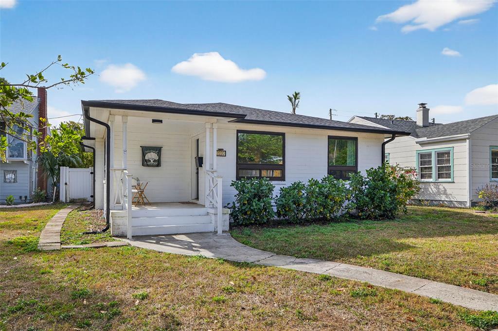 2220 7th Avenue North St. Petersburg, FL 33713 - Photo 3 of 31 a view of a house with backyard and sitting area