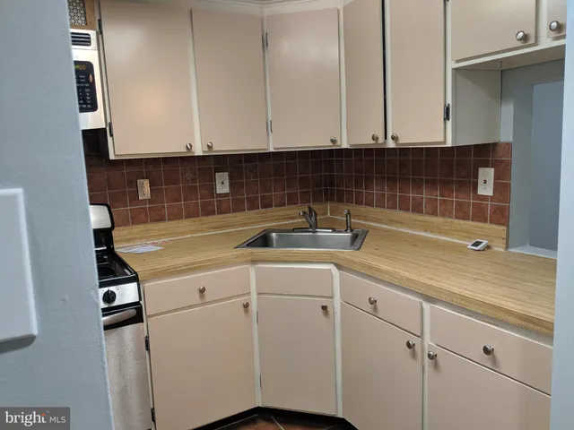 $1,850 | 2939 Van Ness Street Northwest, Unit 1212, Washington, DC 20008