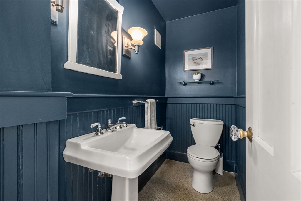 47 Indian Head Road Framingham, MA 01701 - Photo 14 of 36