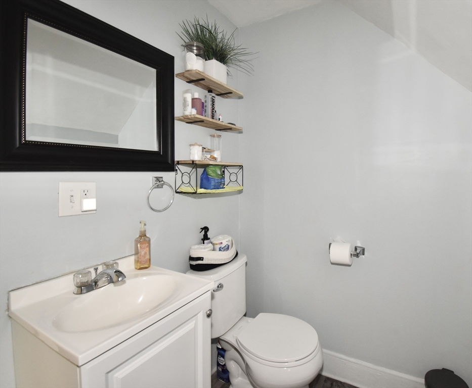 106 Suffolk Street Springfield, MA 01109 - Photo 15 of 18