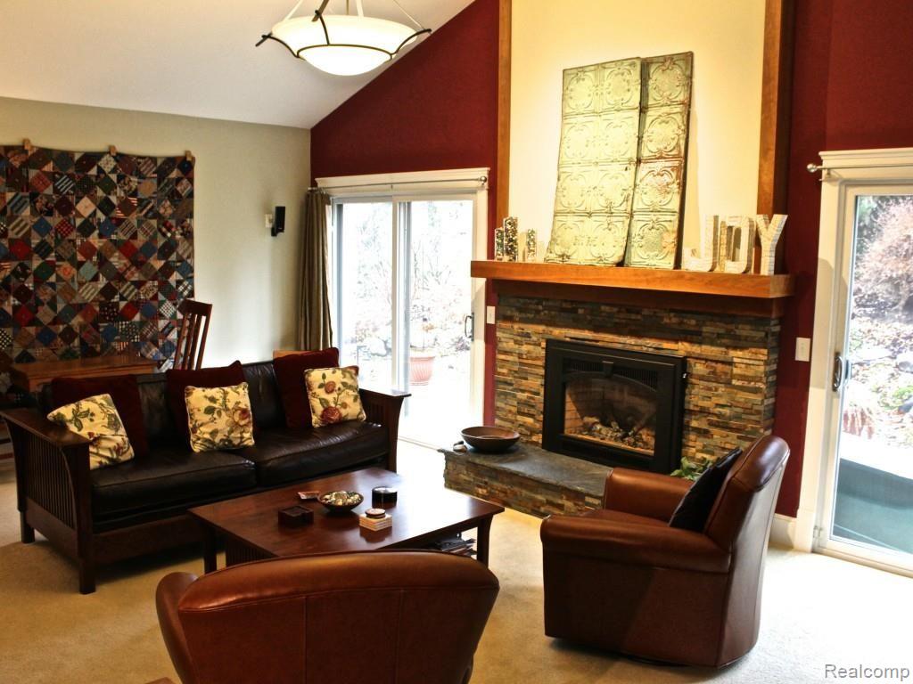 245 Pepper Tree Lane Rochester, MI 48309 - Photo 22 of 72 Inviting Family Room