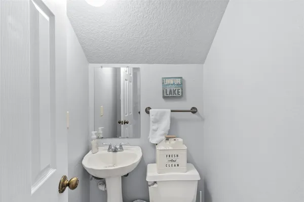 $3,500 | 117 East Park Drive, Conroe, TX 77356