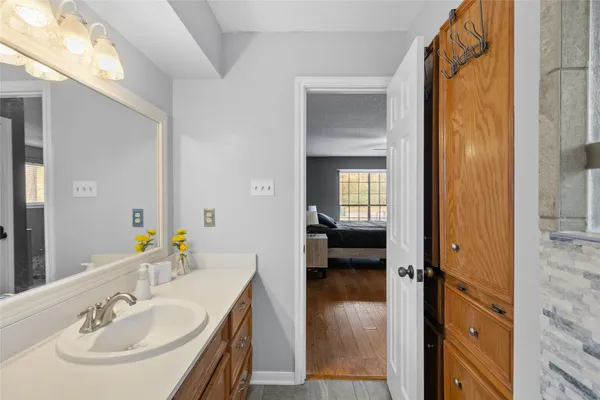 $3,500 | 117 East Park Drive, Conroe, TX 77356