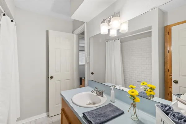 $3,500 | 117 East Park Drive, Conroe, TX 77356