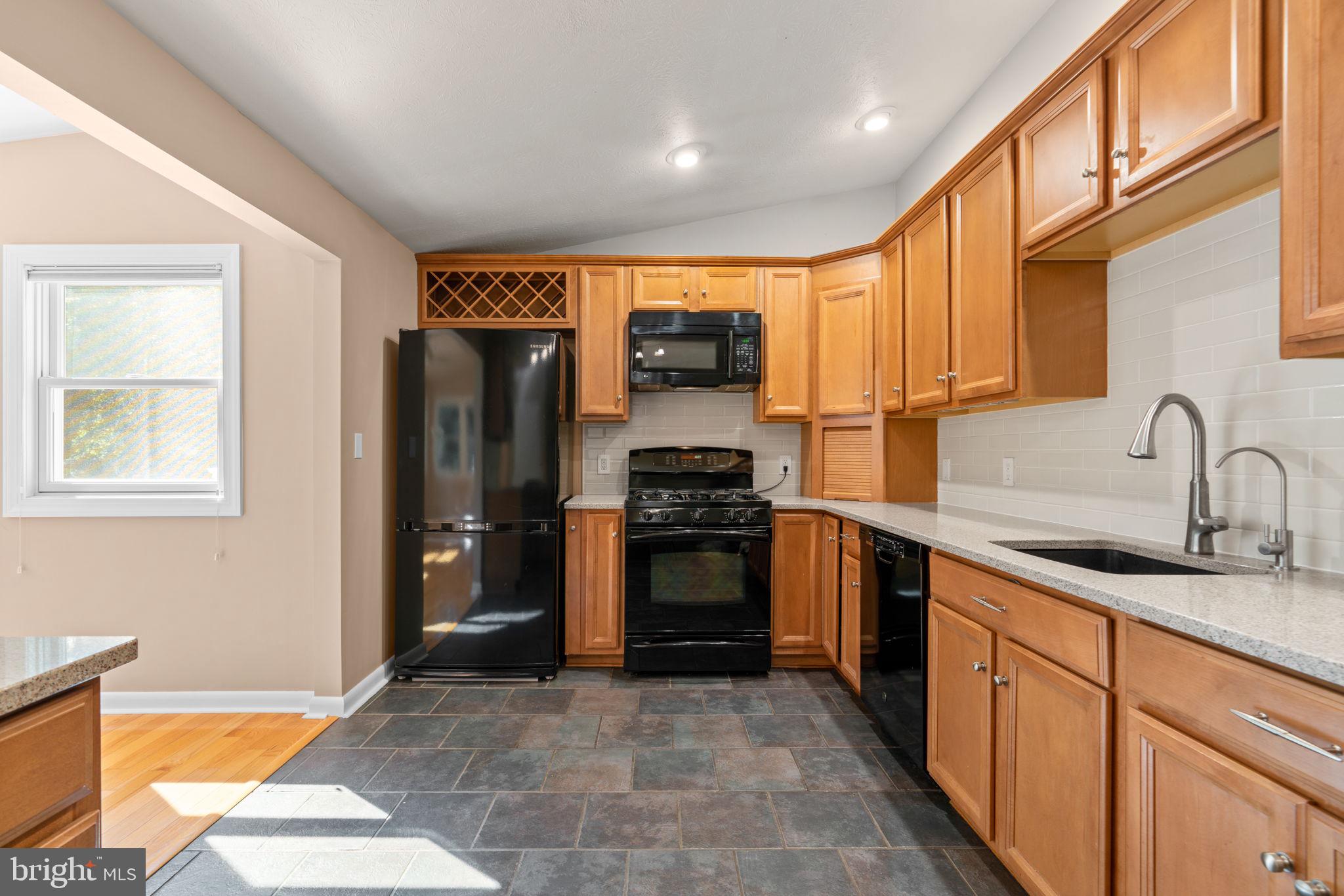 7871 Chestnut Leaf Road Severn, MD 21144 - Photo 8 of 33 Kitchen