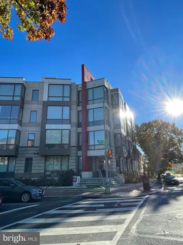 $2,100 | 1500 Pennsylvania Ave. Southeast, Unit 201, Washington, DC 20003