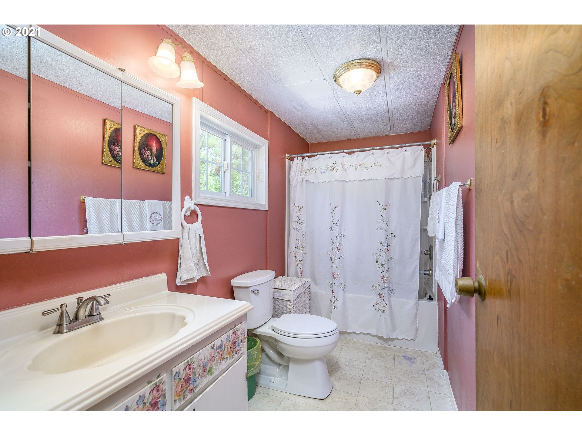 7400 Ash Street Grand Ronde, OR 97347 - Photo 13 of 23 a bathroom with a sink a toilet and shower