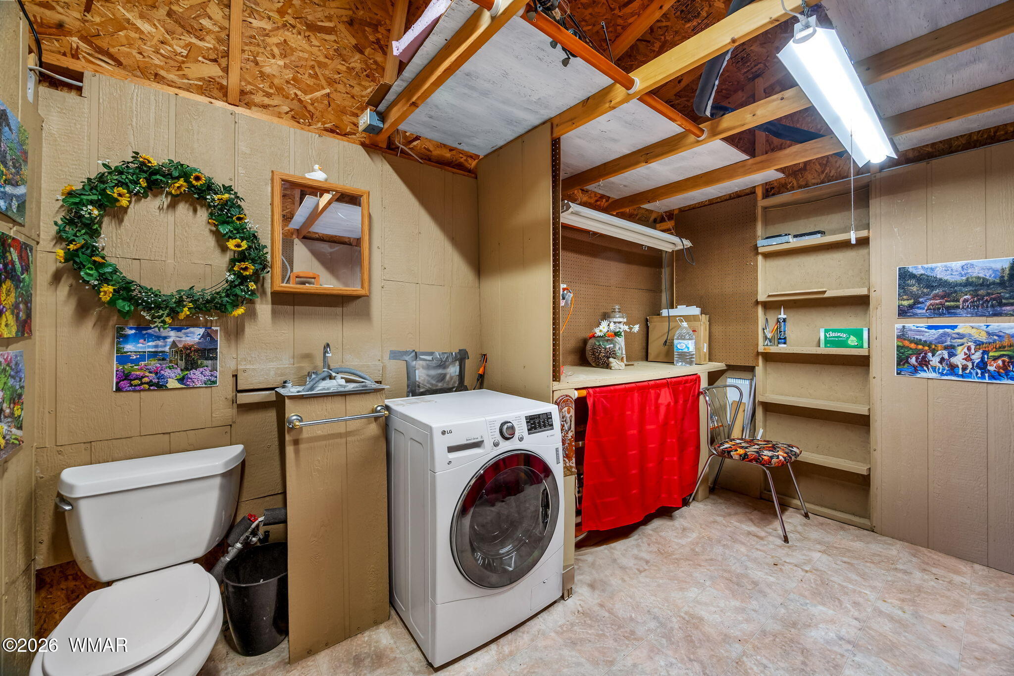 2725 Whiskey Road Overgaard, AZ 85933 - Photo 23 of 32 a utility room with dryer and washer