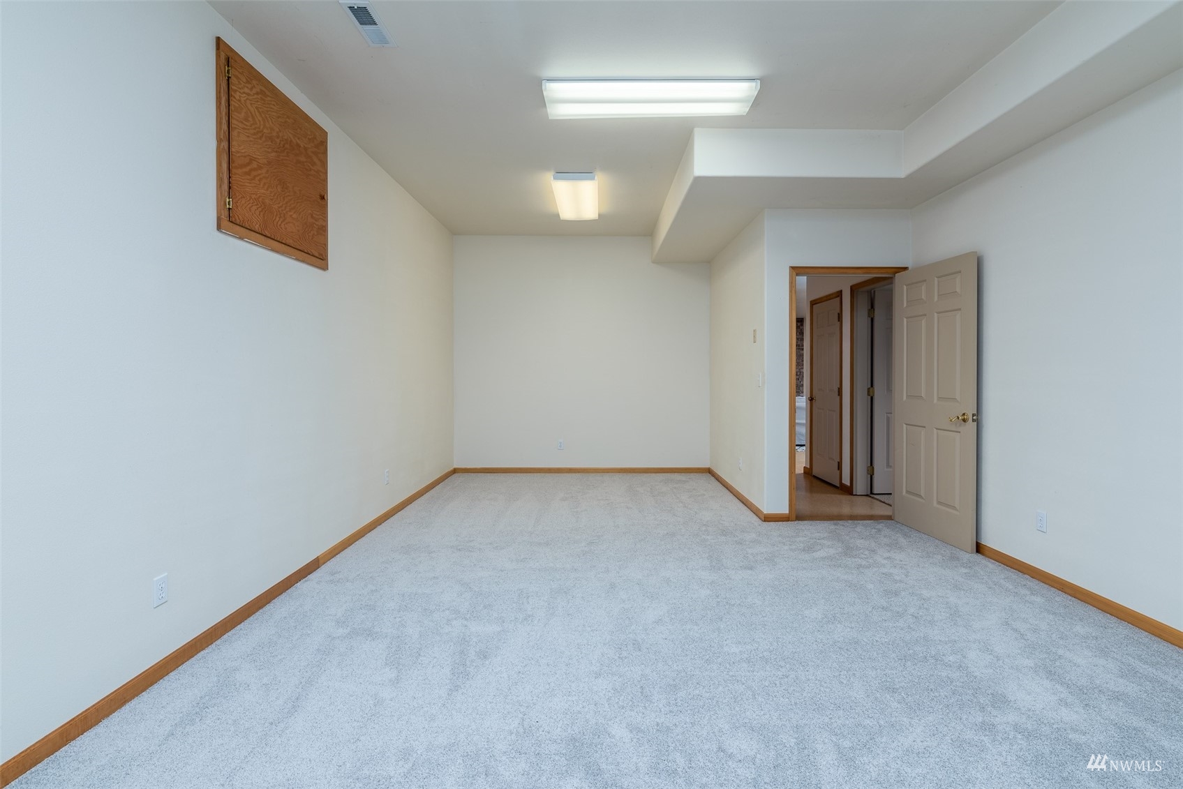 9647 Axlund Road Lynden, WA 98264 - Photo 29 of 39 an empty room with a bathroom