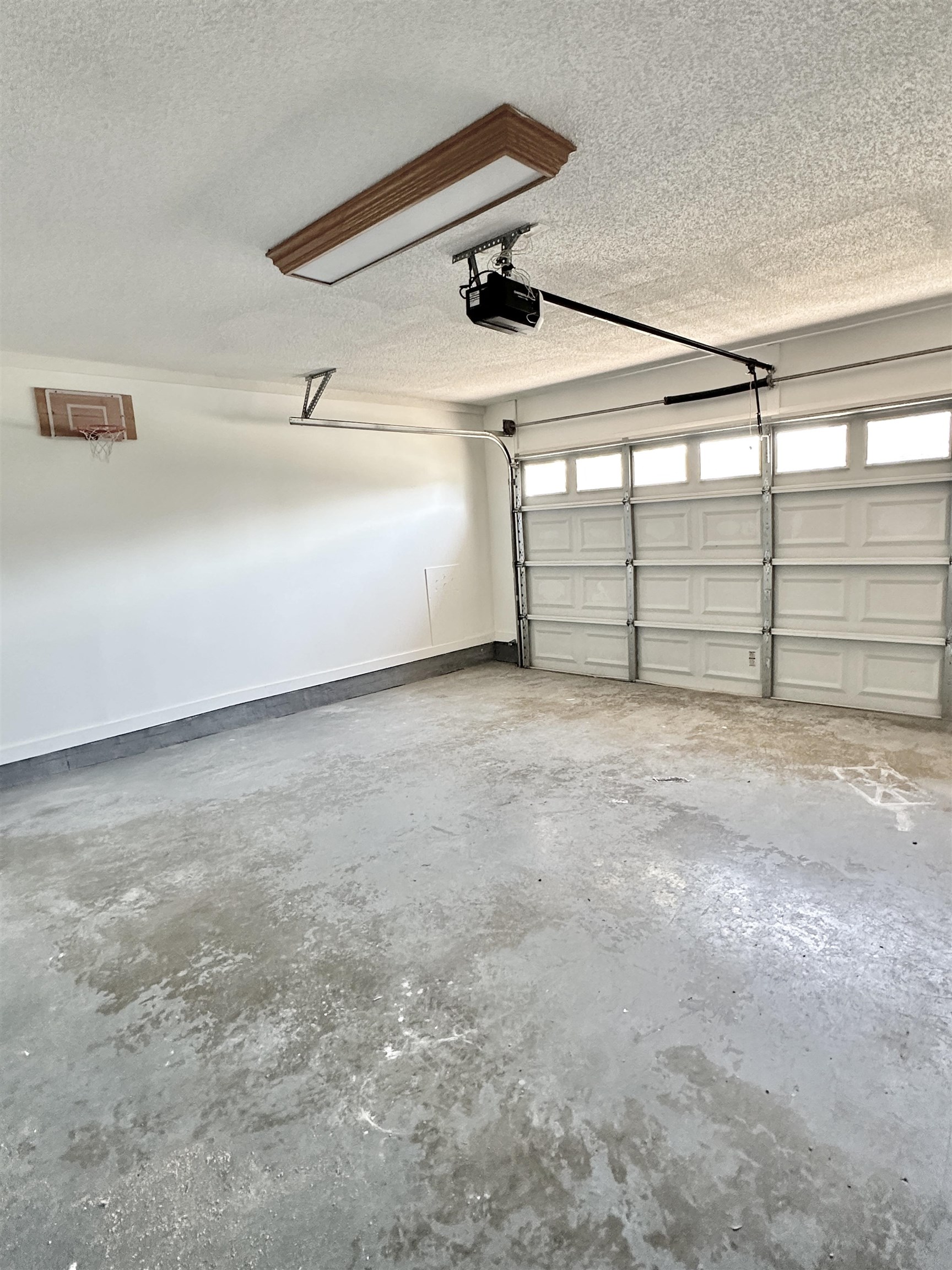 10006 Cameron Ridge Trail Memphis, TN 38016 - Photo 29 of 29 a view of a garage