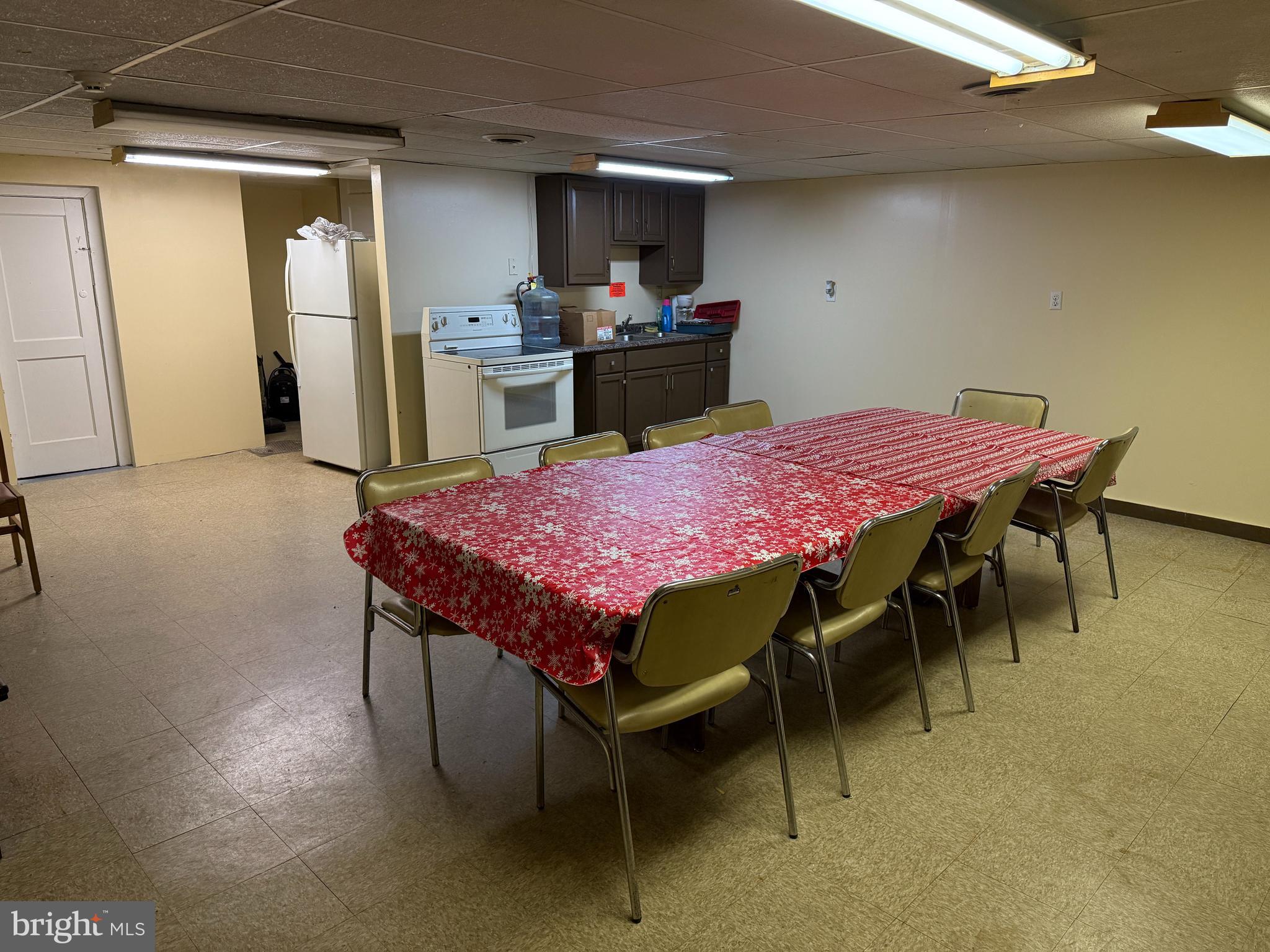 511 East Grape Street Vineland, NJ 08360 - Photo 11 of 40 a dining room with a table chairs and entryway