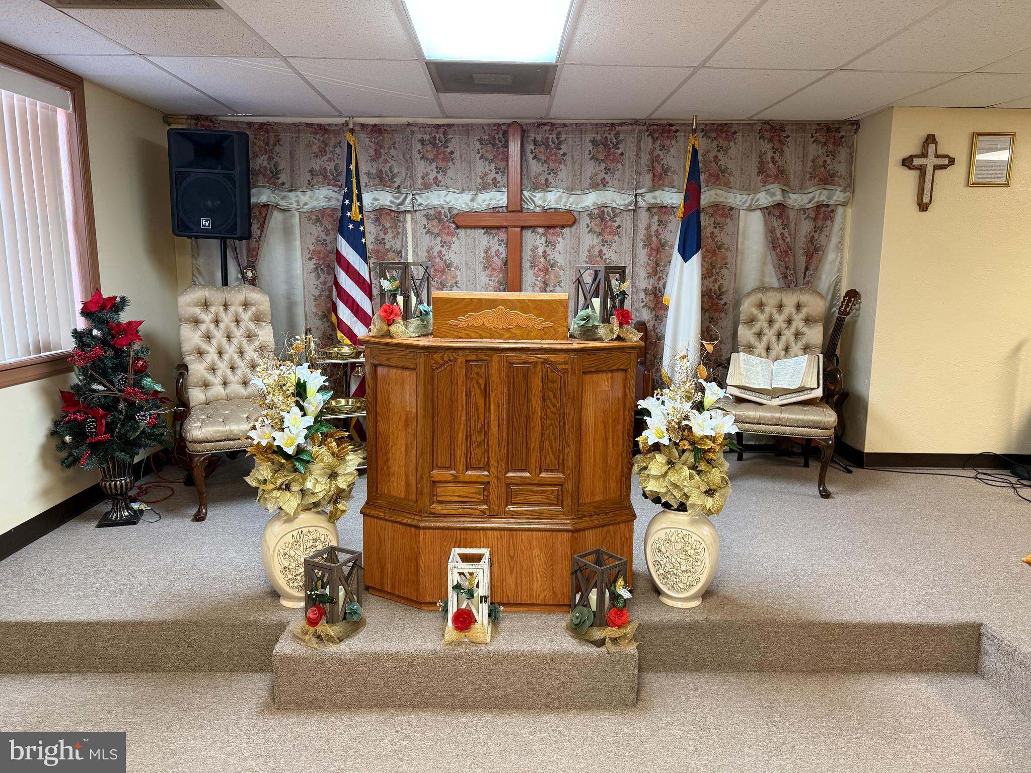 511 East Grape Street Vineland, NJ 08360 - Photo 5 of 40 a room with lots of different furniture and flowers