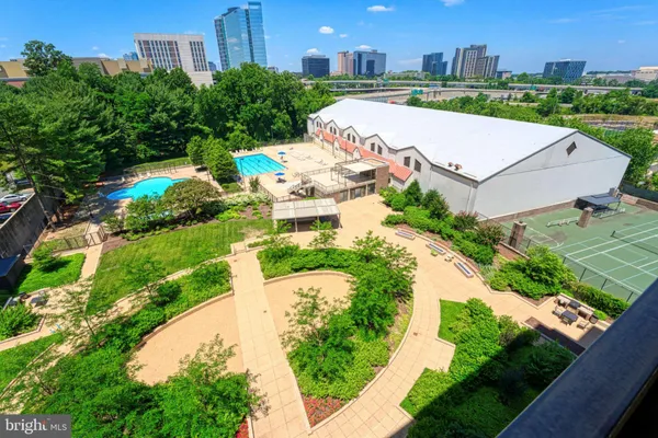 $420,000 | 1800 Old Meadow Road, Unit 1021, McLean, VA 22102