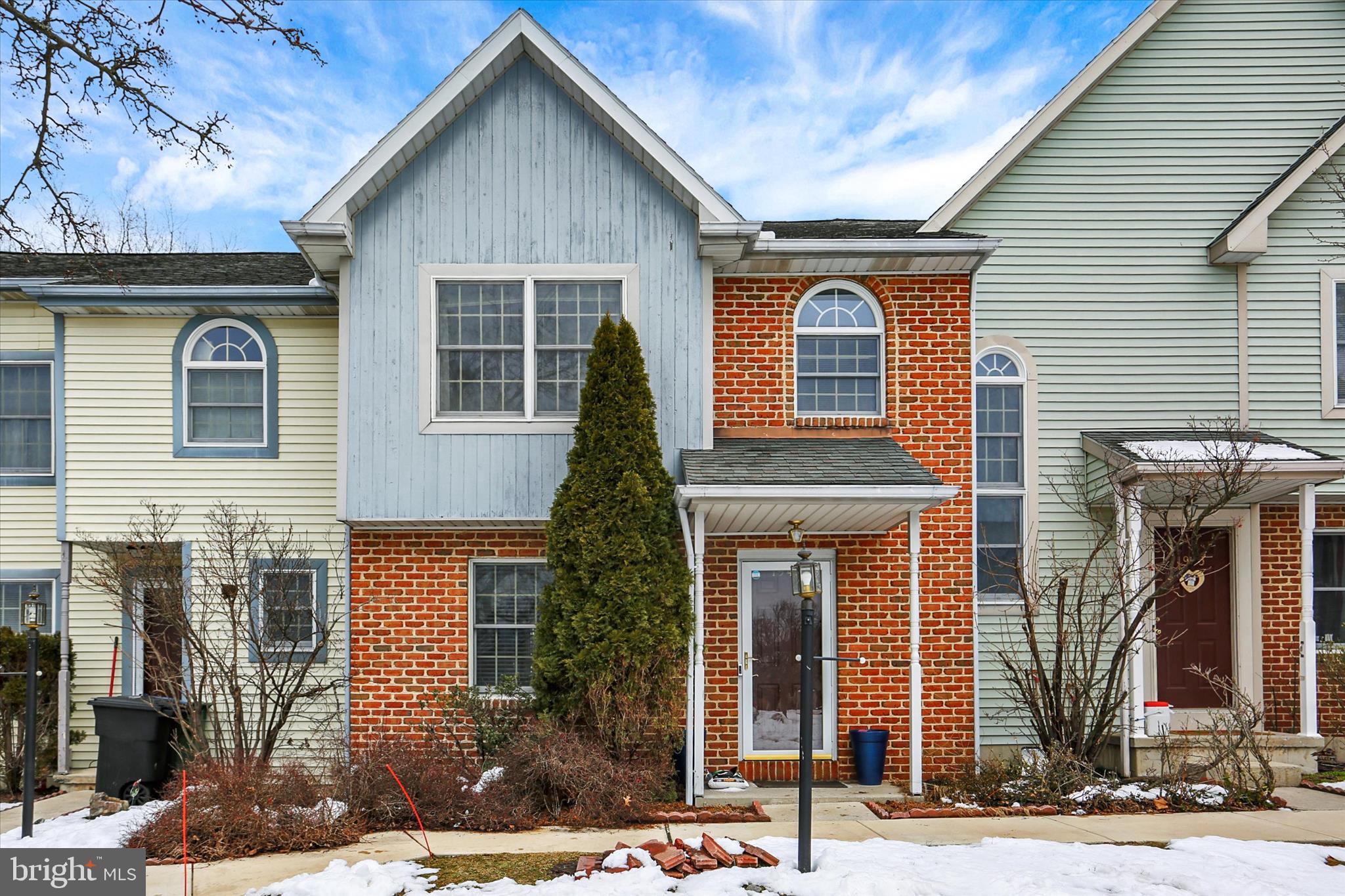 1947 Deer Path Road Harrisburg, PA 17110 - Photo 2 of 32 a front view of a house