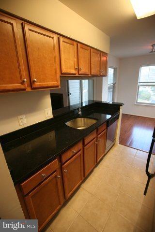 1783 Jonathan Way, Unit 1783E Reston, VA 20190 - Photo 1 of 6 Kitchen