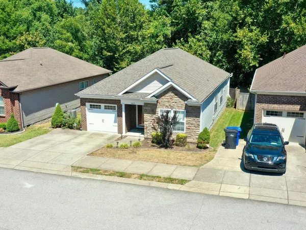 $374,900 | 2422 Duxbury Drive, Columbia, TN 38401