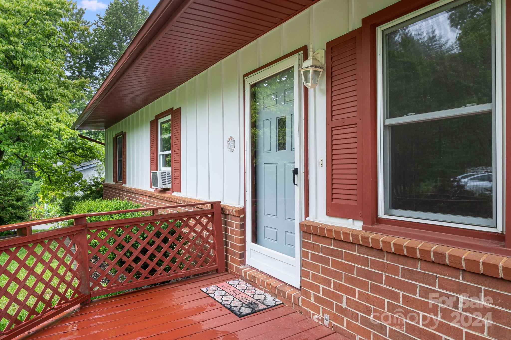 141 Frost Road, Unit 5 Saluda, NC 28773 - Photo 3 of 29 Gallery Image 3
