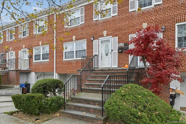 $950,000 | 62-39 Douglaston Parkway, Unit 19 | Douglaston