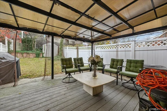 $950,000 | 62-39 Douglaston Parkway, Unit 19 | Douglaston