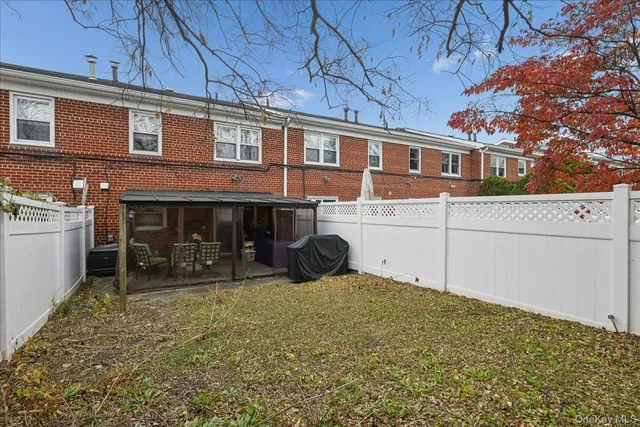 $950,000 | 62-39 Douglaston Parkway, Unit 19 | Douglaston