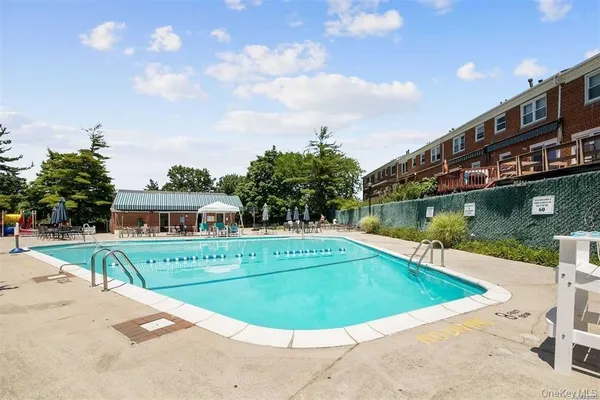 $938,888 | 62-39 Douglaston Parkway, Unit 19 | Douglaston