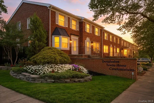 $938,888 | 62-39 Douglaston Parkway, Unit 19 | Douglaston