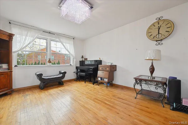 $938,888 | 62-39 Douglaston Parkway, Unit 19 | Douglaston