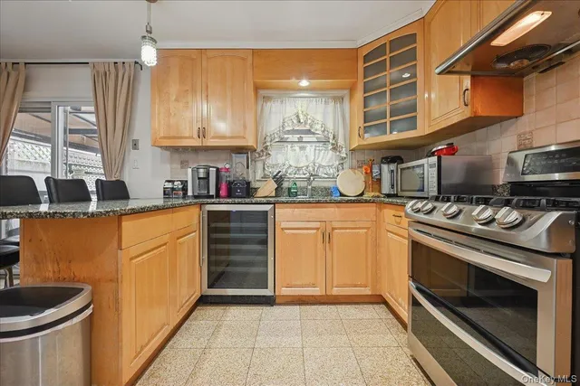 $950,000 | 62-39 Douglaston Parkway, Unit 19 | Douglaston