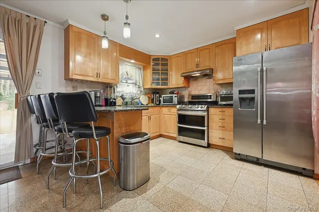 $950,000 | 62-39 Douglaston Parkway, Unit 19 | Douglaston