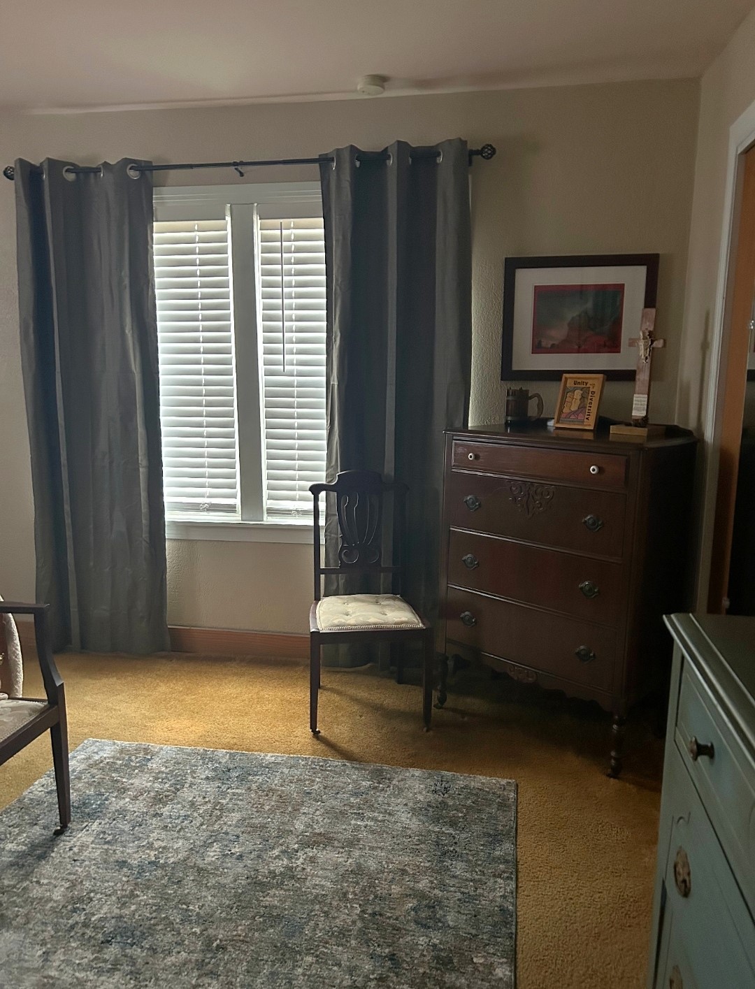 359 Salmon Lake Road Grapeland, TX 75844 - Photo 20 of 49 a living room with a dresser and a window