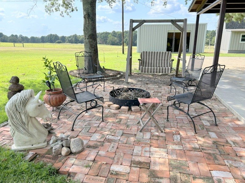 359 Salmon Lake Road Grapeland, TX 75844 - Photo 4 of 49 a view of balcony with furniture