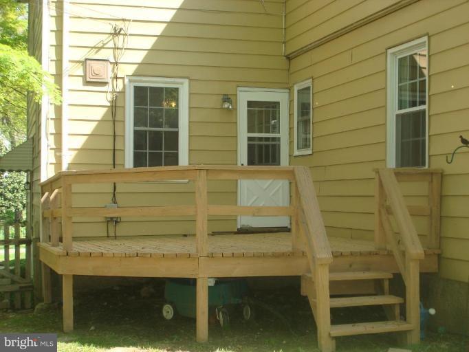 407 Brook Road Towson, MD 21286 - Photo 16 of 18 Deck