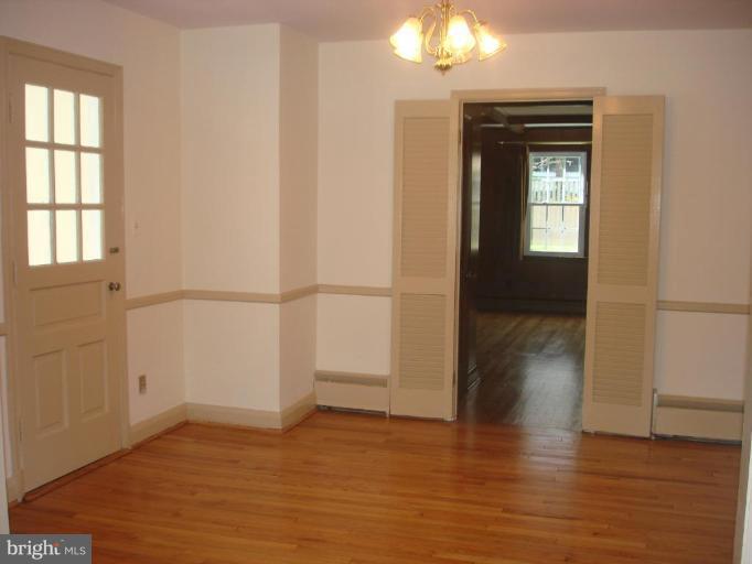 407 Brook Road Towson, MD 21286 - Photo 4 of 18 Dining Room